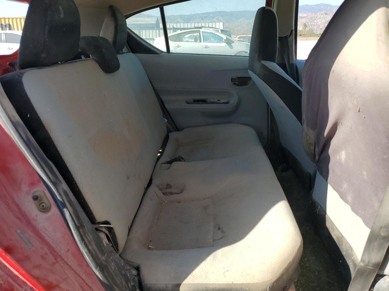 2014 TOYOTA Prius c