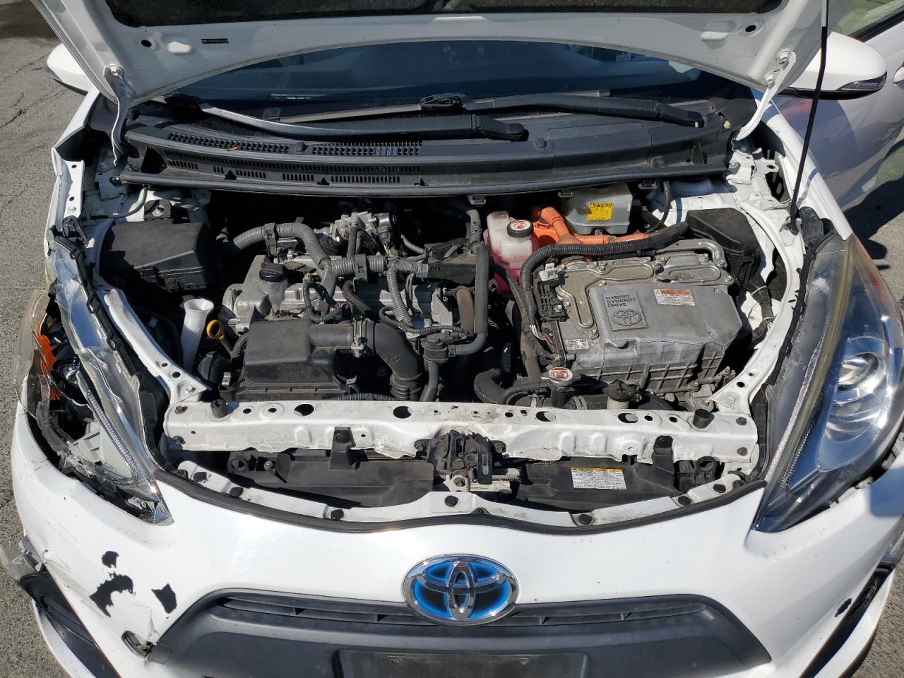 2017 TOYOTA Prius c