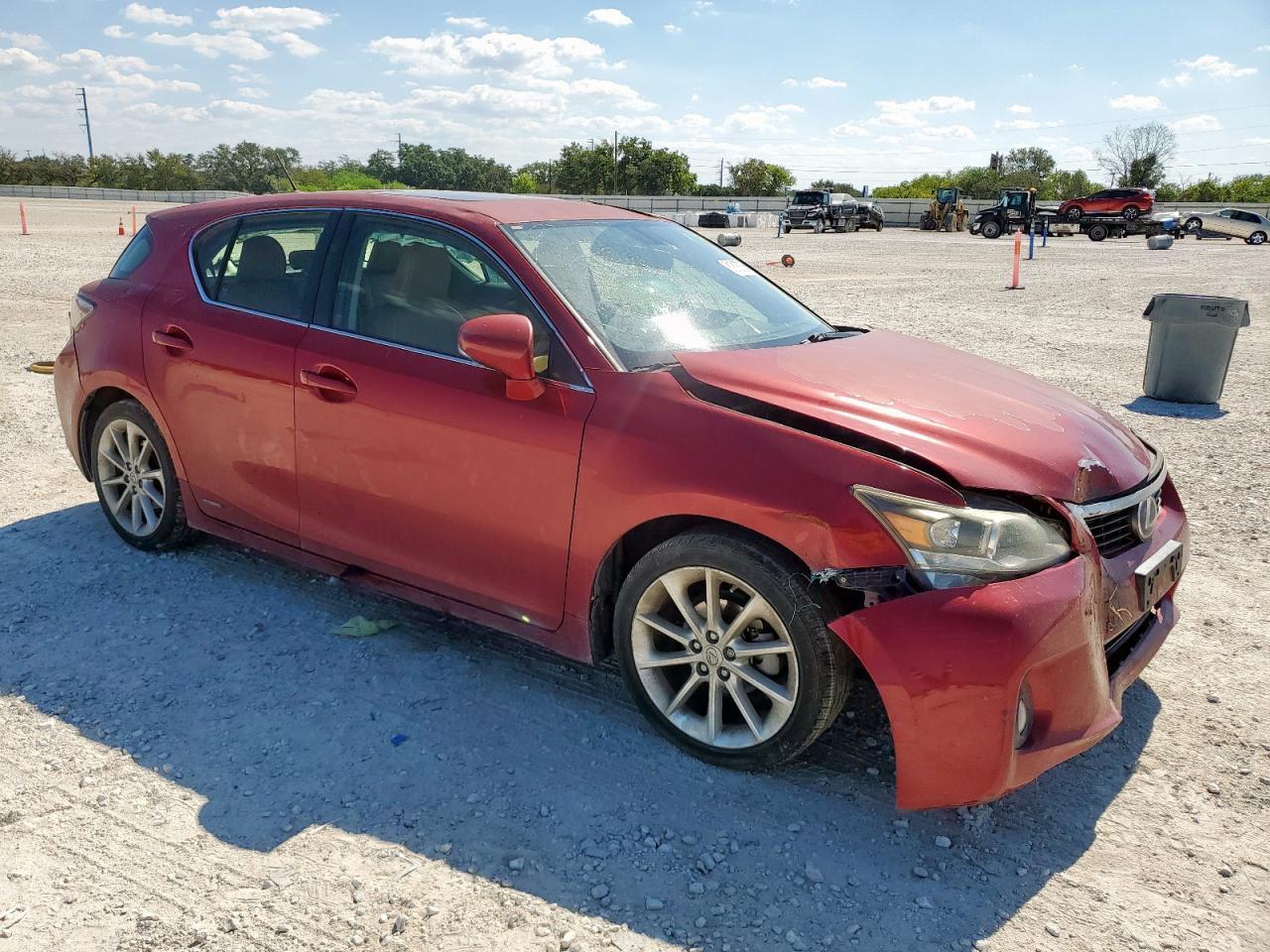 2013 LEXUS CT 200