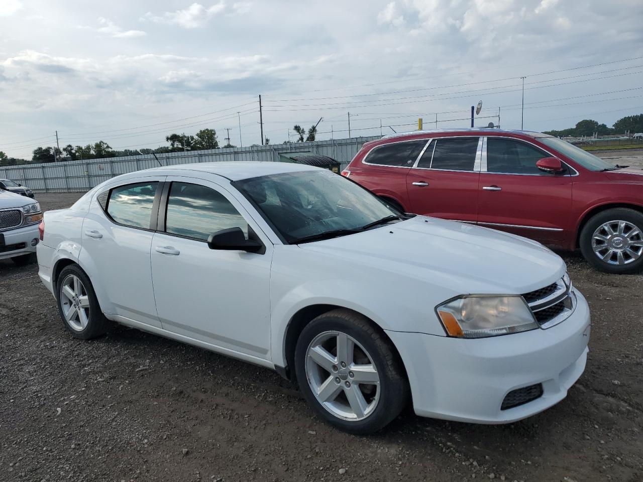 2013 DODGE Avenger