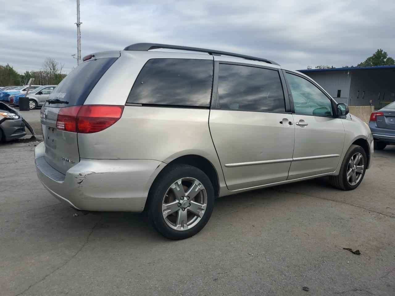 2005 TOYOTA SIENNA