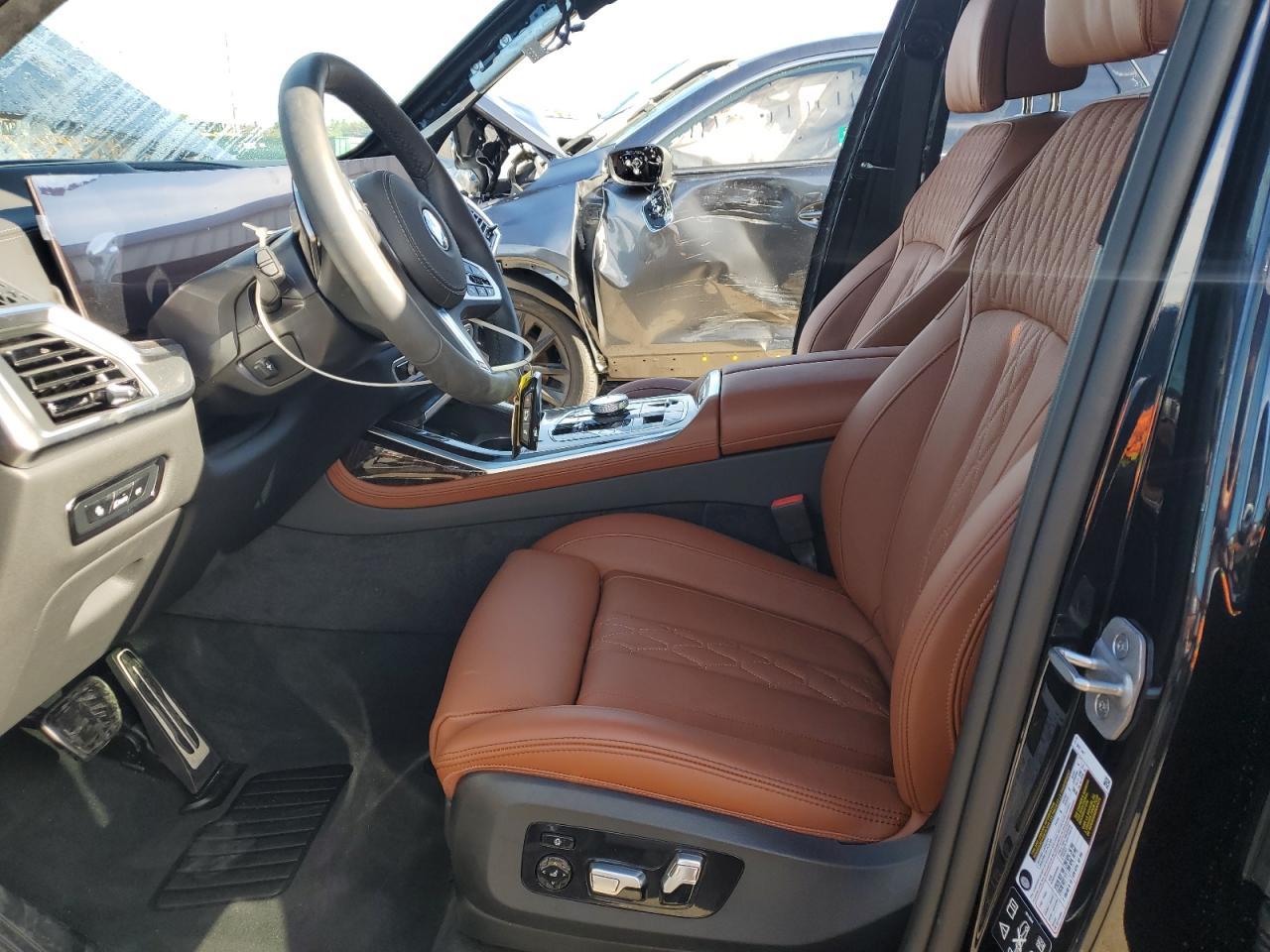 2025 BMW X7