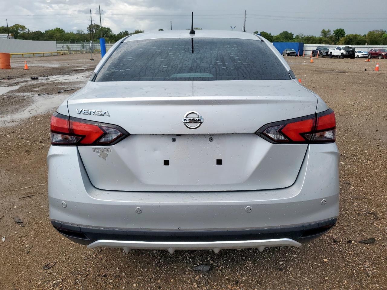 2020 NISSAN VERSA