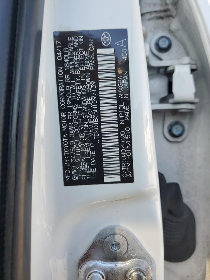 2017 TOYOTA Prius c