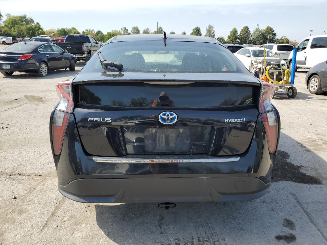 2016 TOYOTA PRIUS