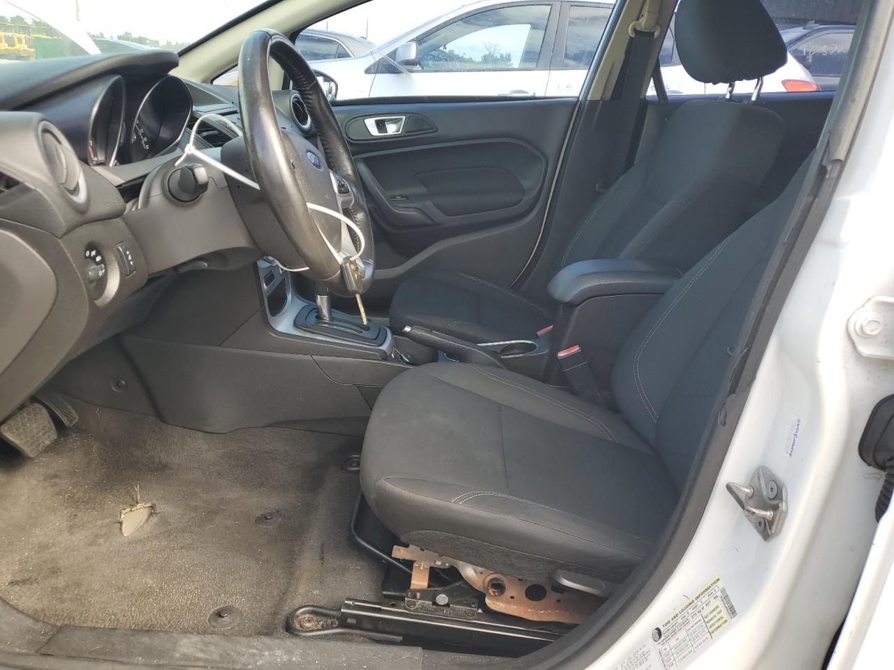 2015 FORD Fiesta