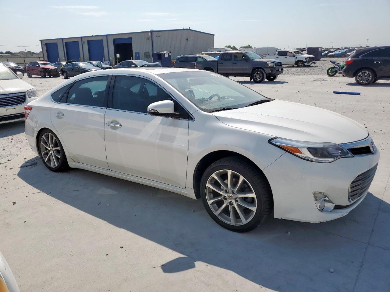 2014 TOYOTA Avalon