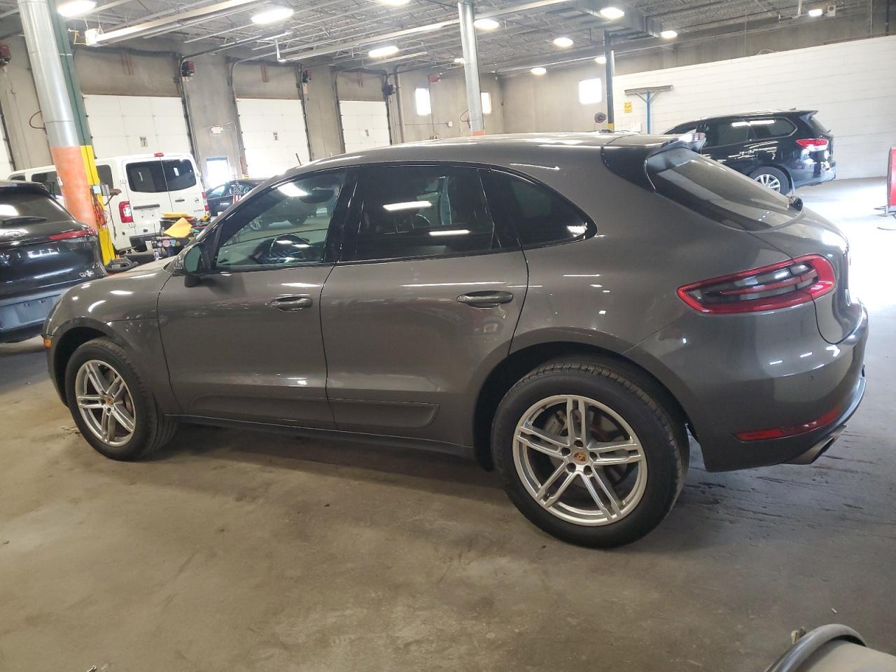 2015 PORSCHE Macan