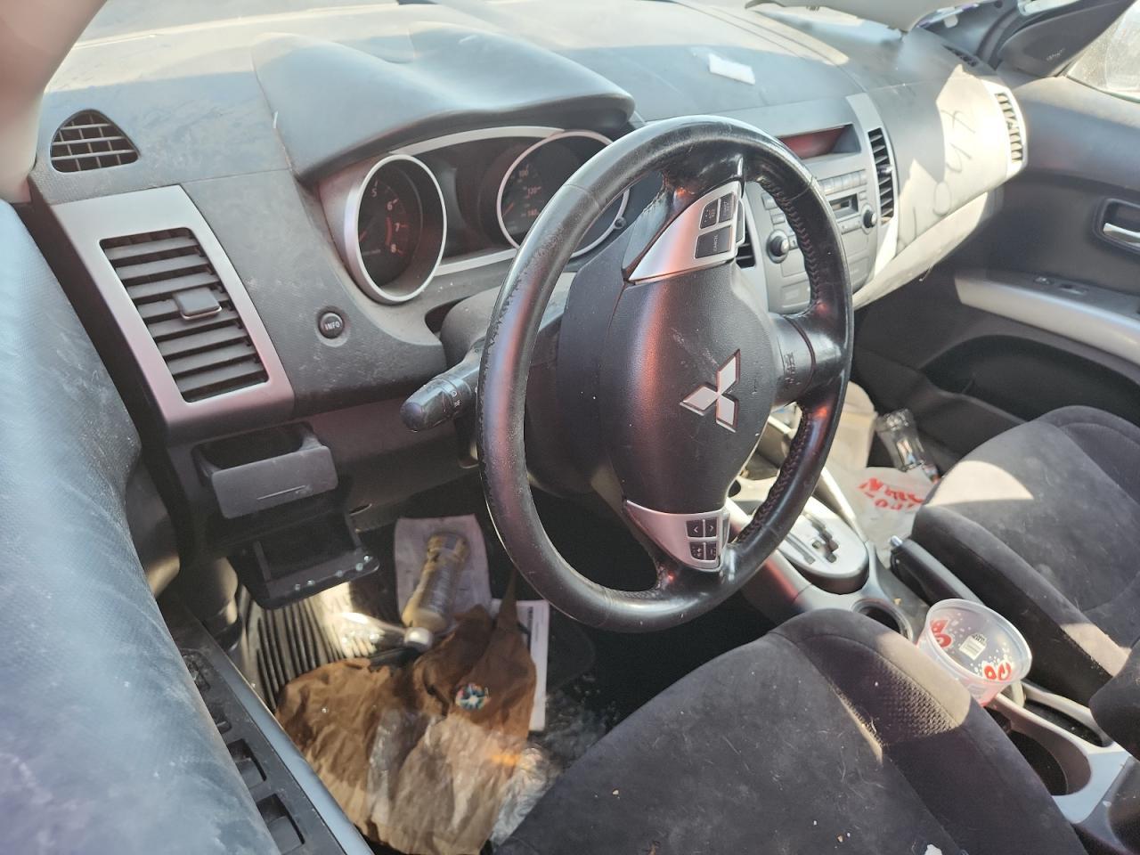 2011 MITSUBISHI outlander