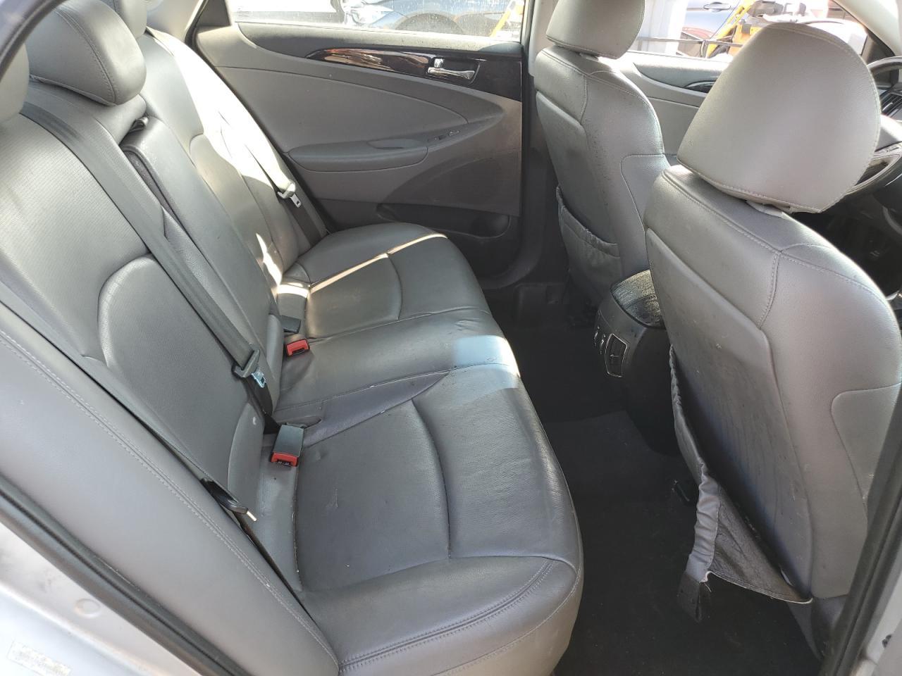 2011 HYUNDAI SONATA