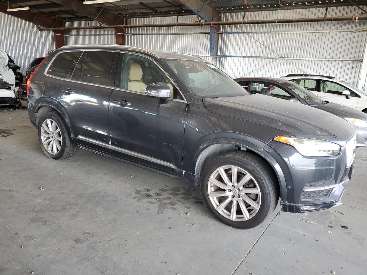 2017 VOLVO XC90