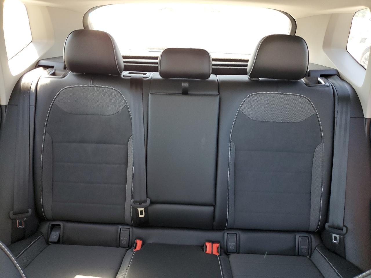 2023 VOLKSWAGEN Taos