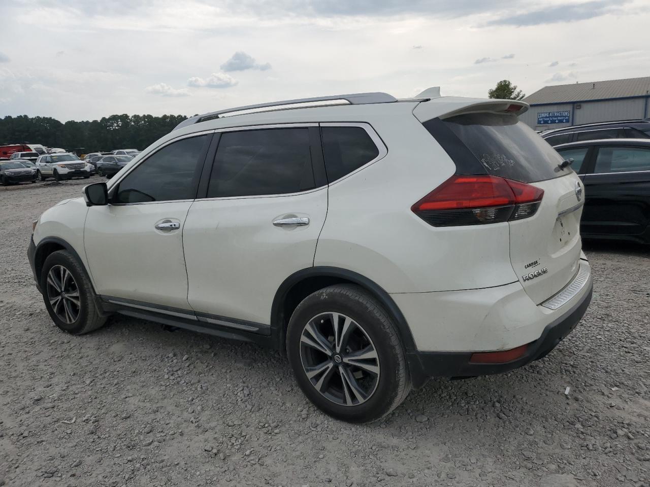 2017 NISSAN ROGUE