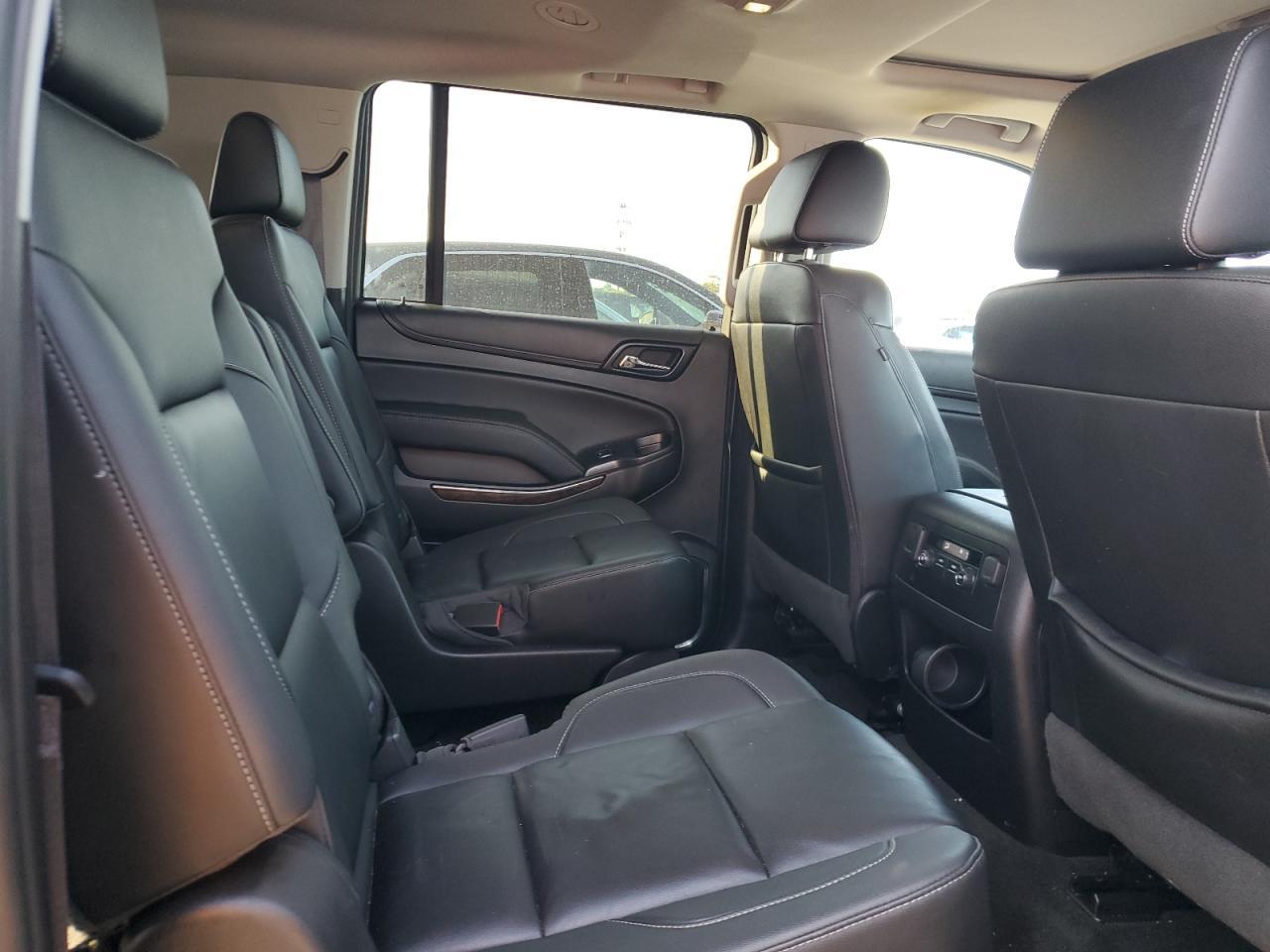 2017 CHEVROLET Suburban