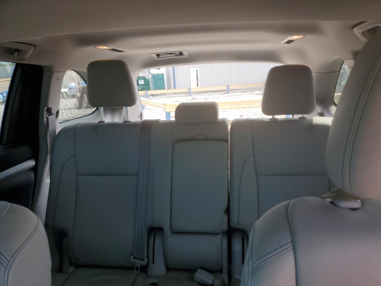 2015 TOYOTA HIGHLANDER