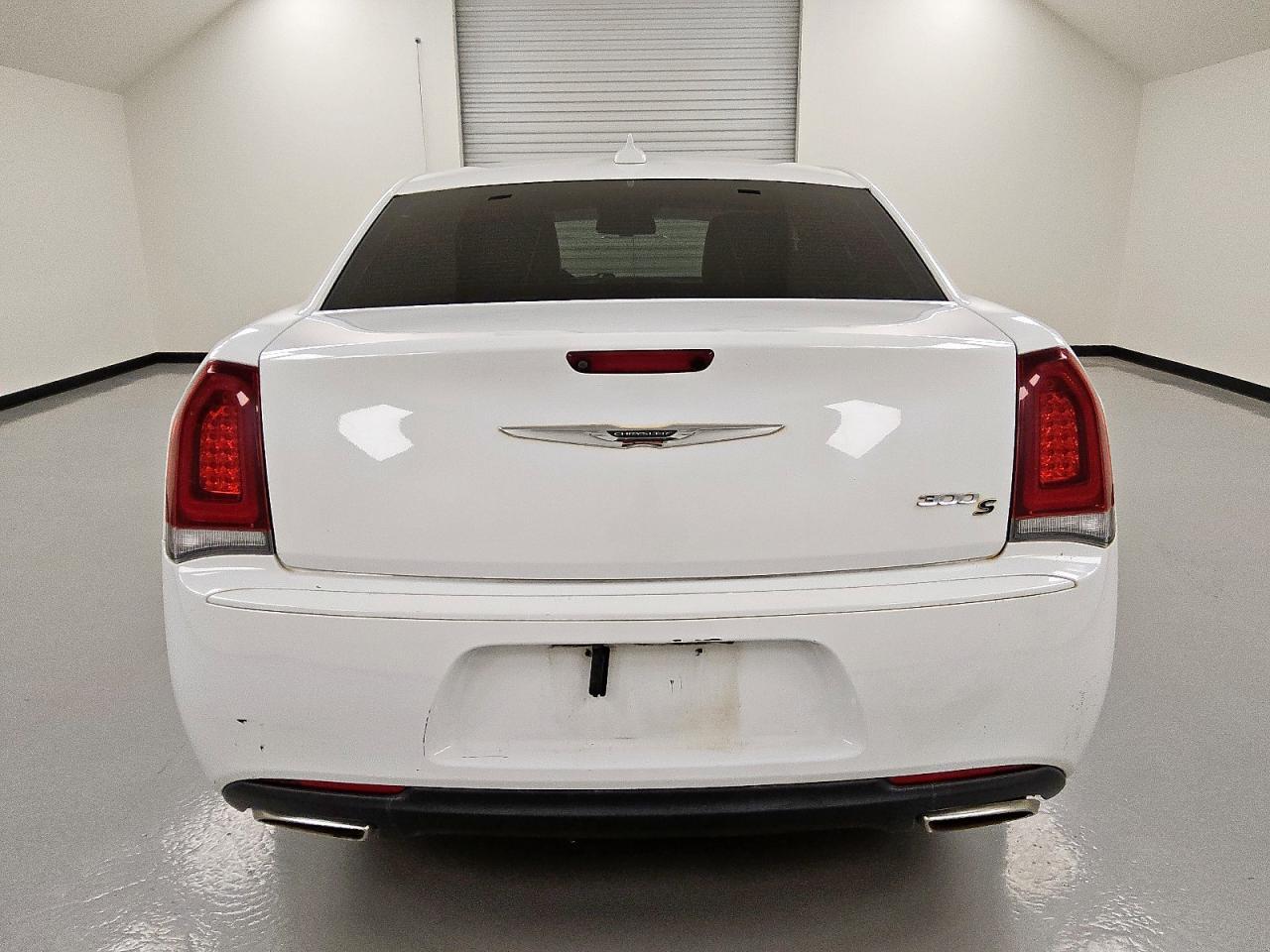 2019 CHRYSLER 300