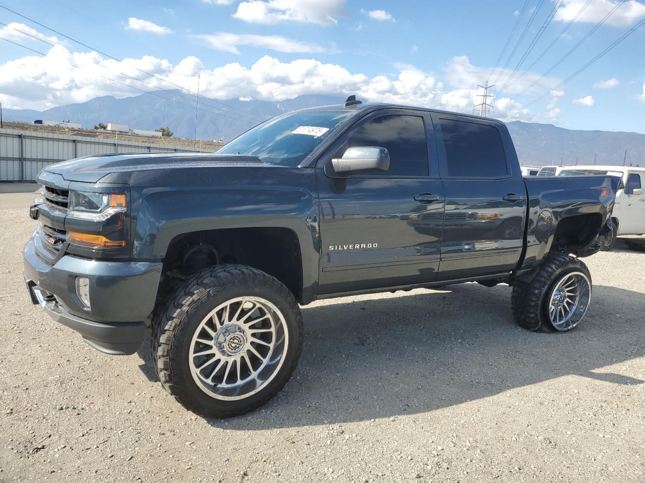2018 CHEVROLET Silverado