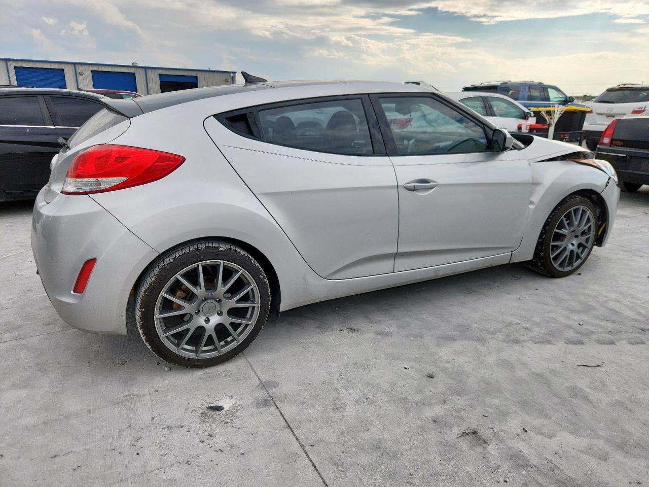 2016 HYUNDAI VELOSTER