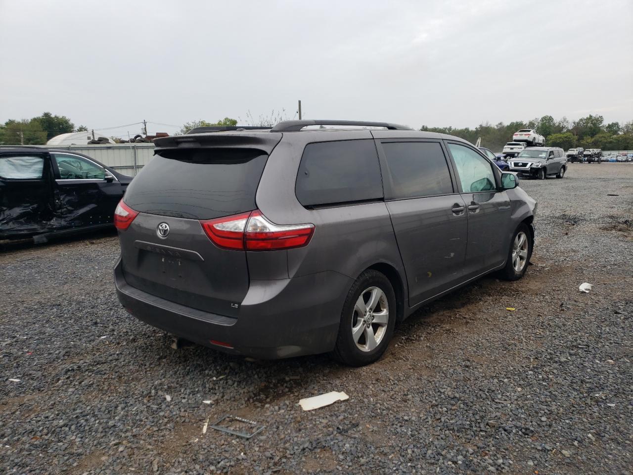 2017 TOYOTA SIENNA