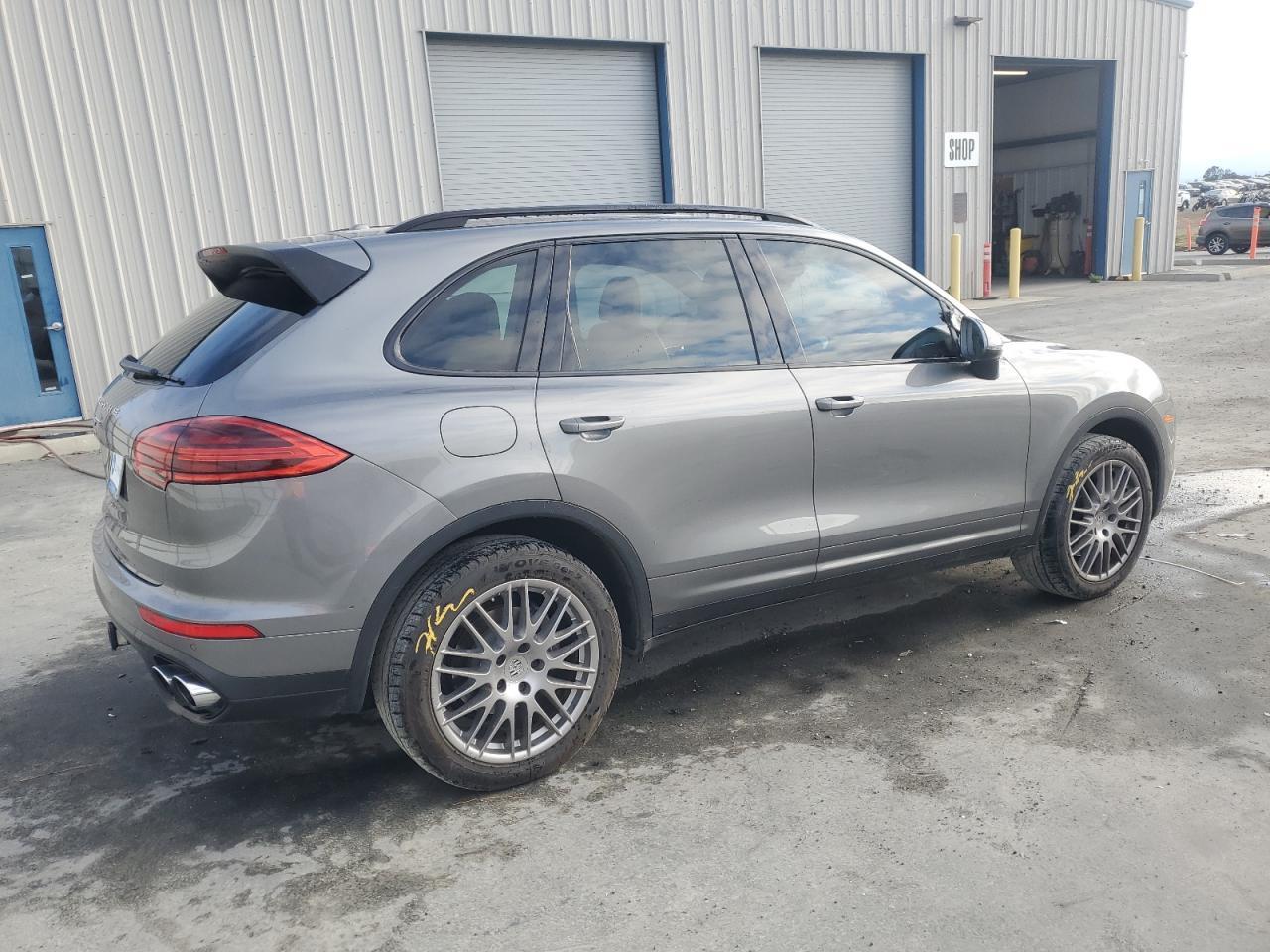2018 PORSCHE CAYENNE