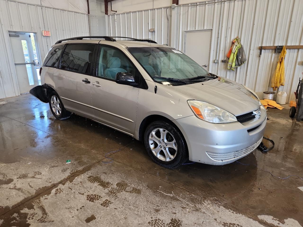 2005 TOYOTA SIENNA