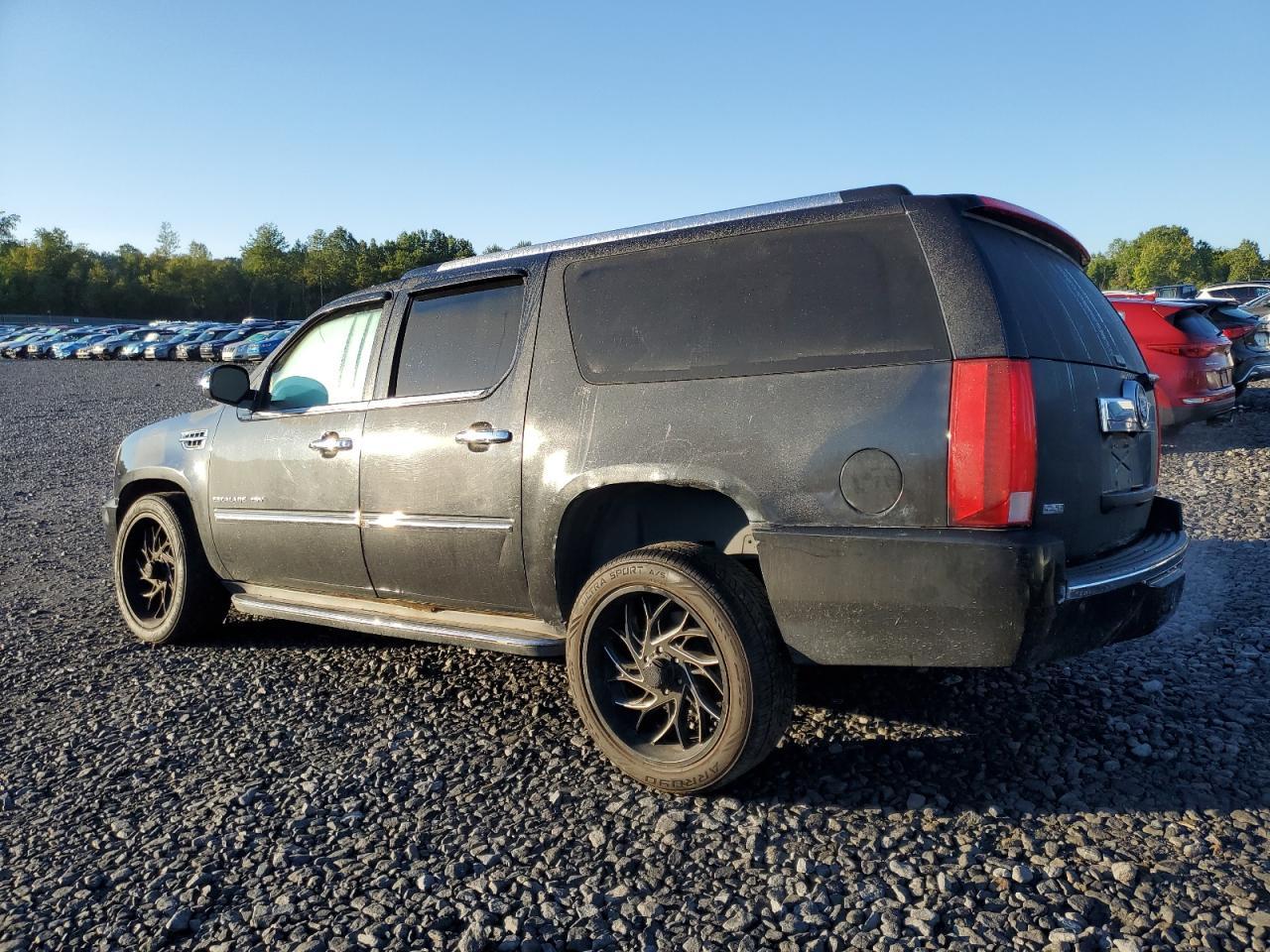2011 CADILLAC ESCALADE
