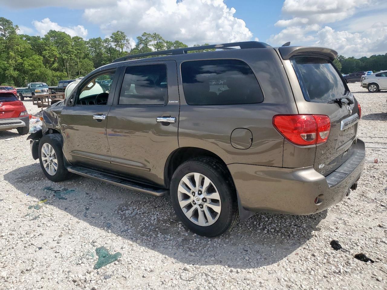2013 TOYOTA Sequoia