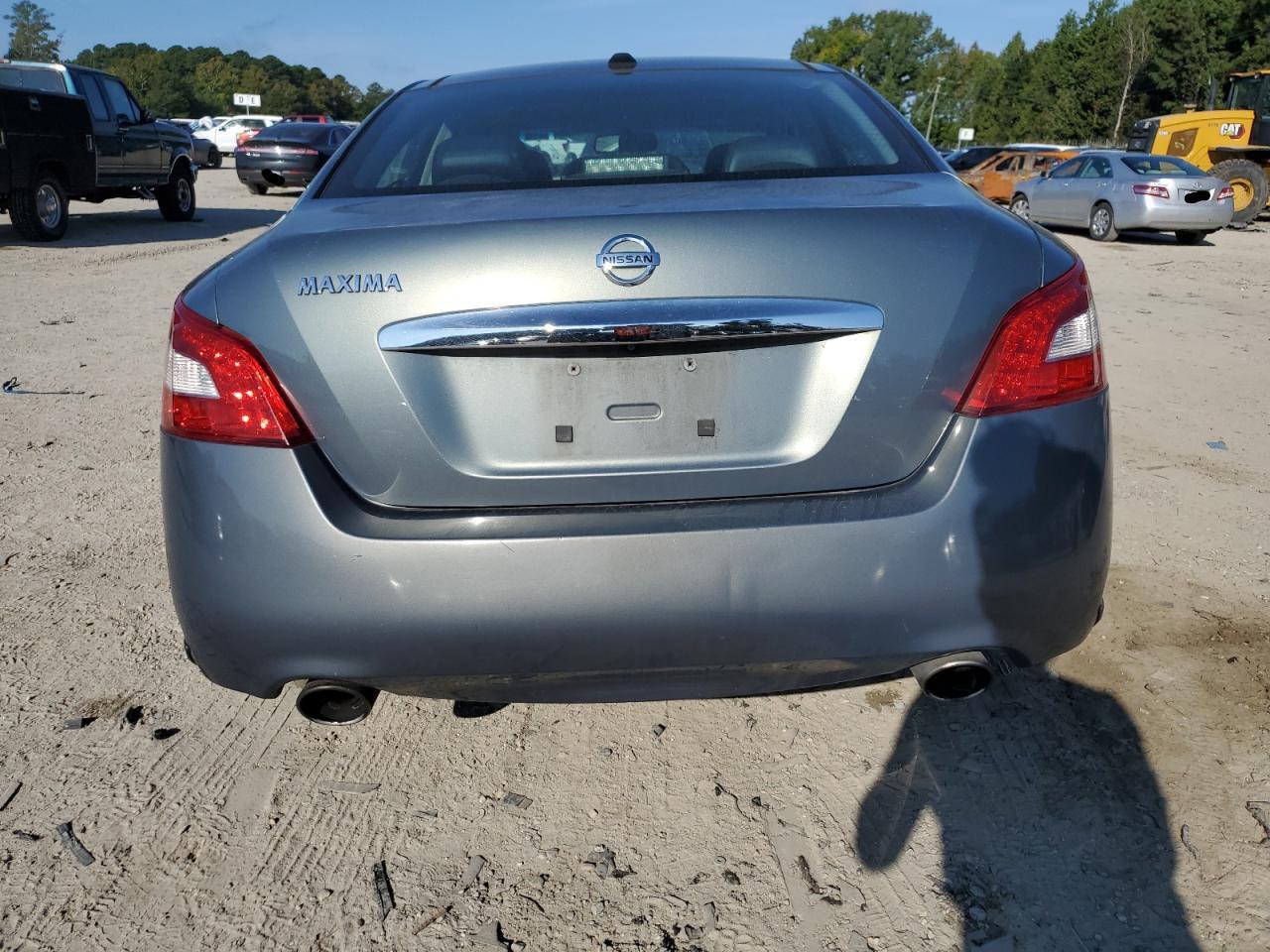 2011 NISSAN Maxima