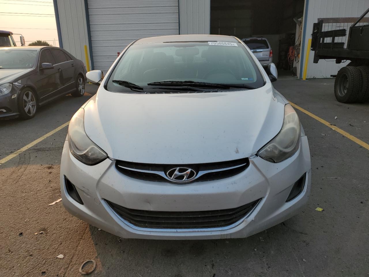 2012 HYUNDAI ELANTRA