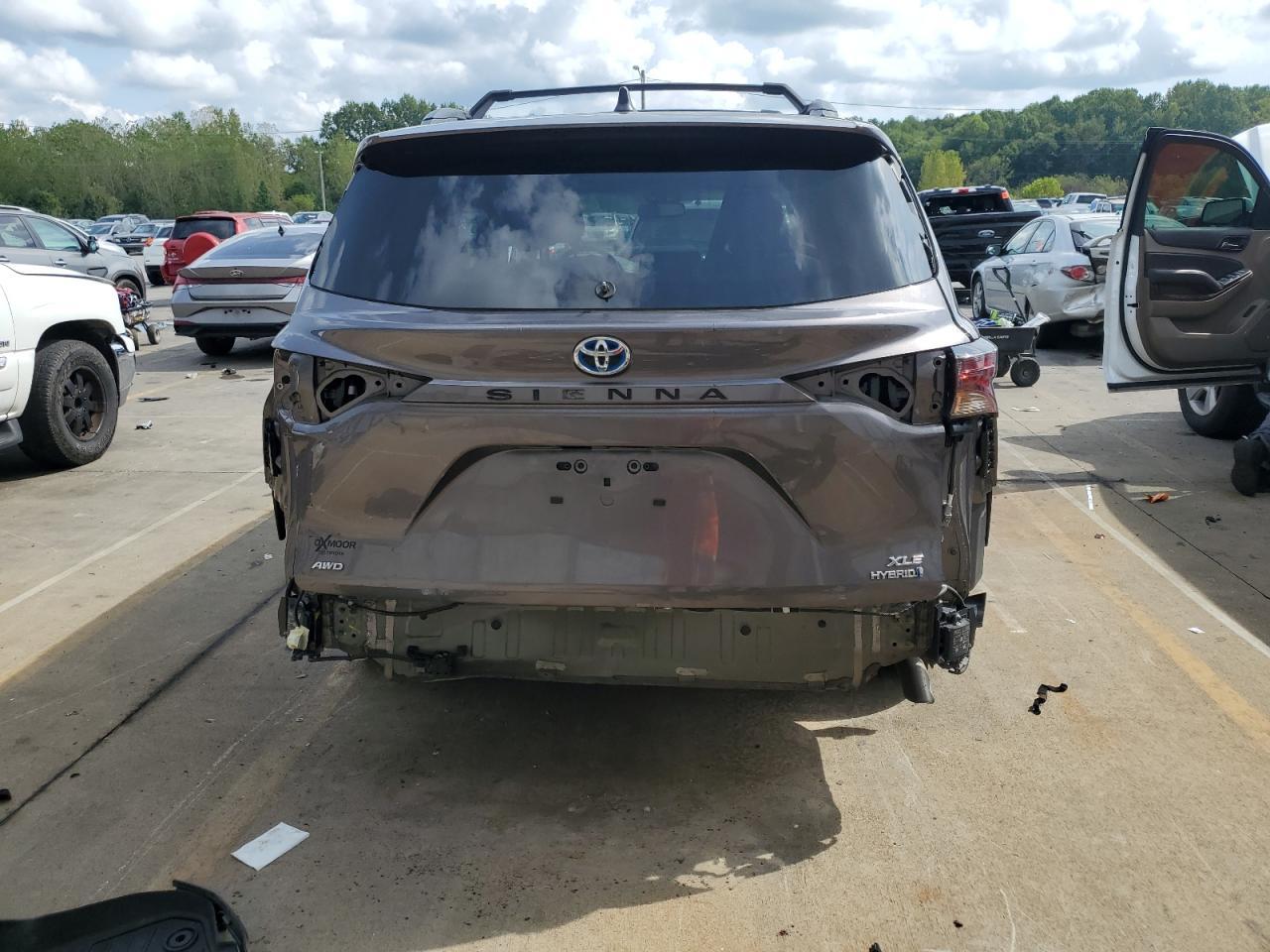 2023 TOYOTA SIENNA