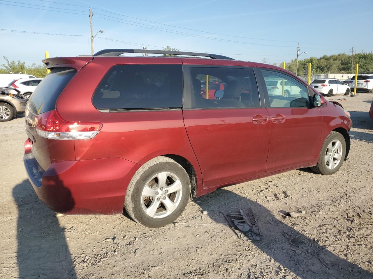 2014 TOYOTA SIENNA