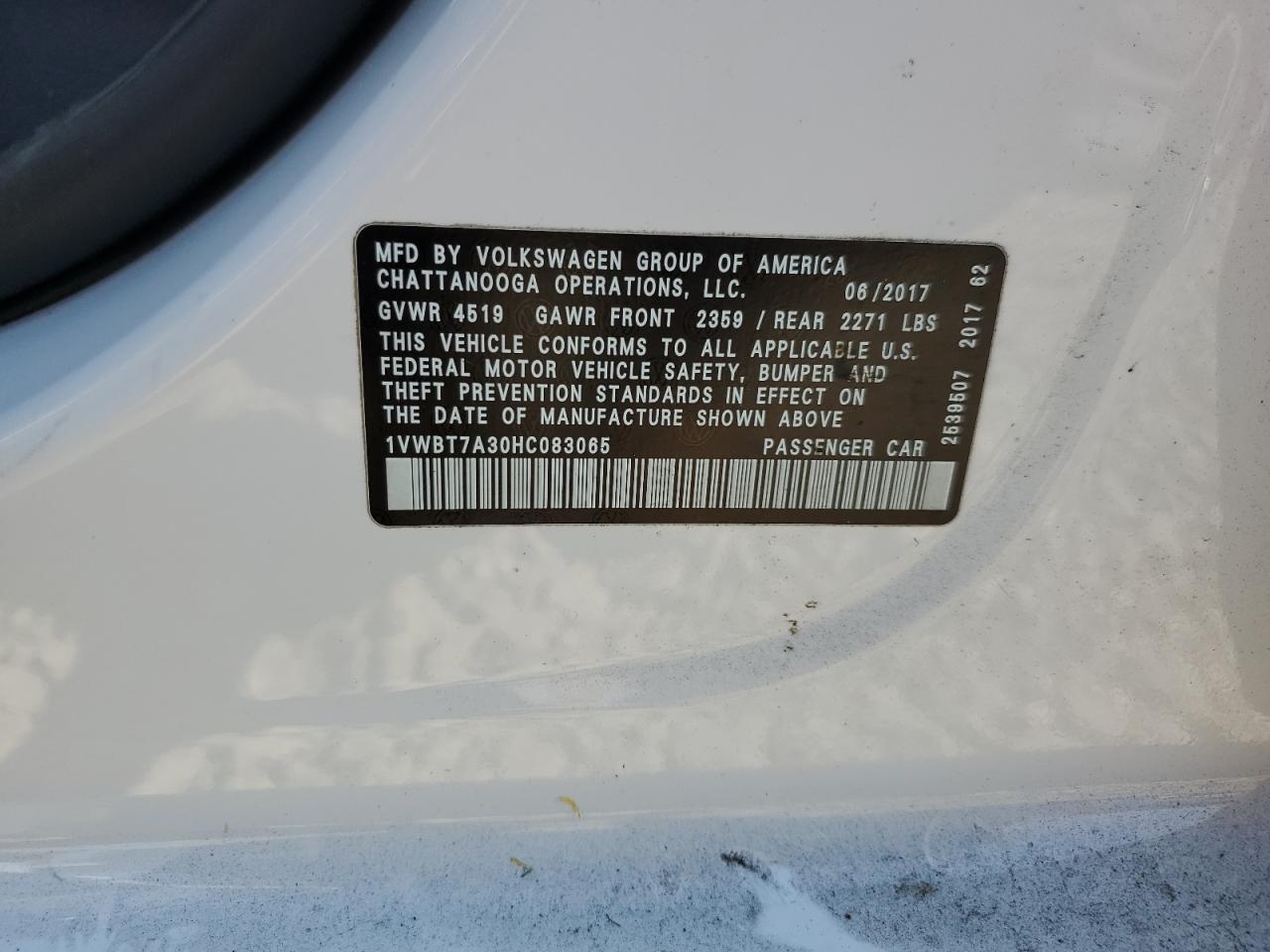 2017 VOLKSWAGEN Passat