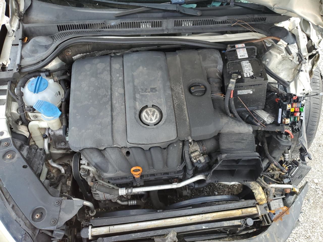2011 VOLKSWAGEN JETTA