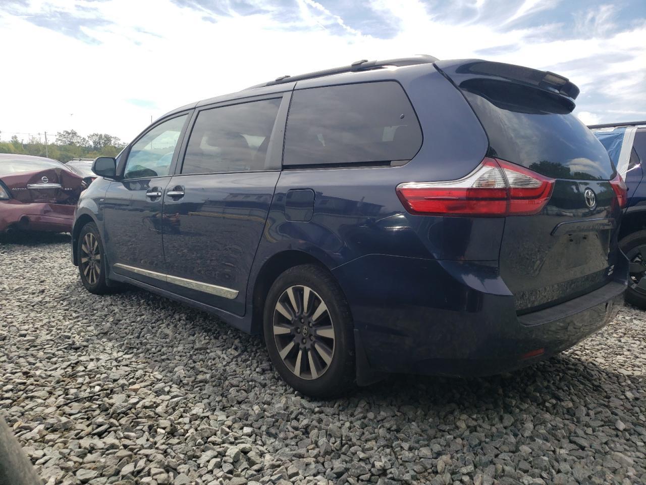 2018 TOYOTA SIENNA