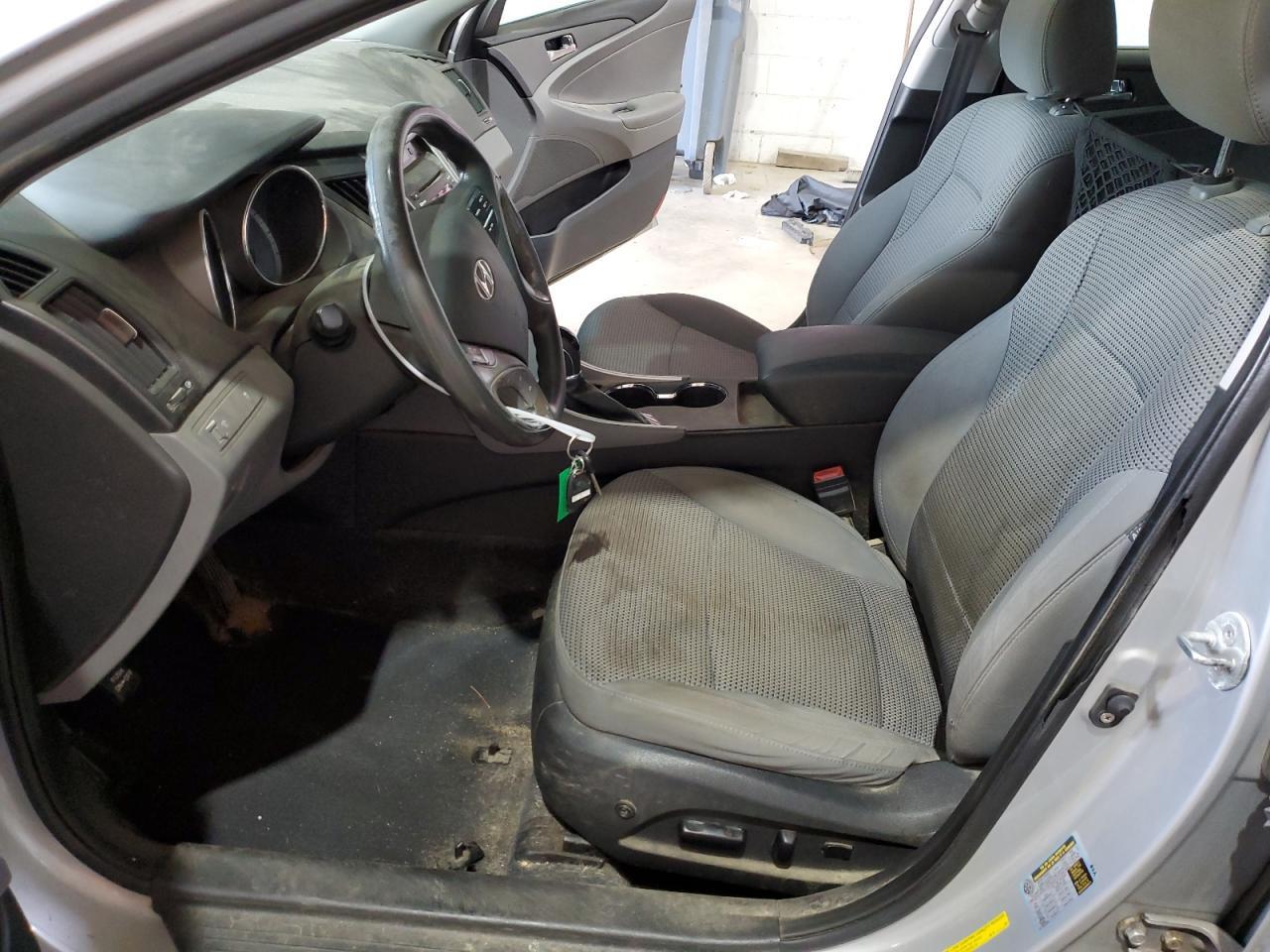 2011 HYUNDAI SONATA