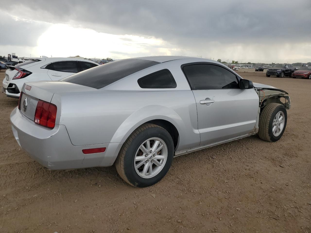 2005 FORD MUSTANG