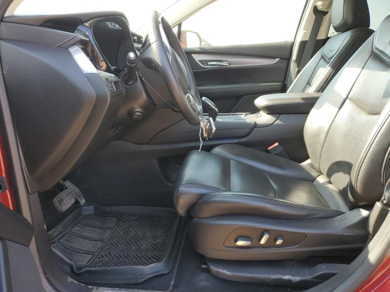 2017 CADILLAC XT5