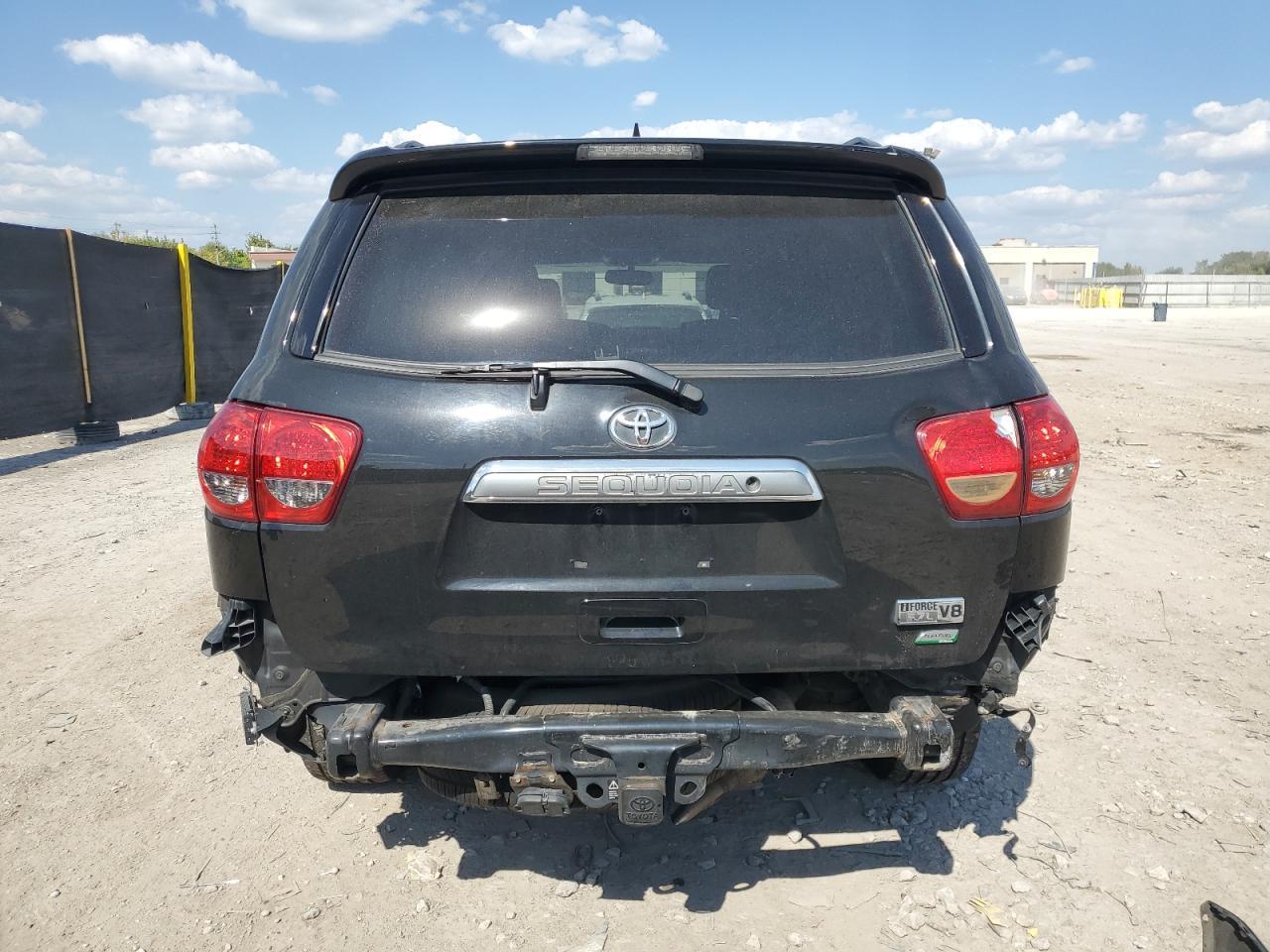 2015 TOYOTA Sequoia