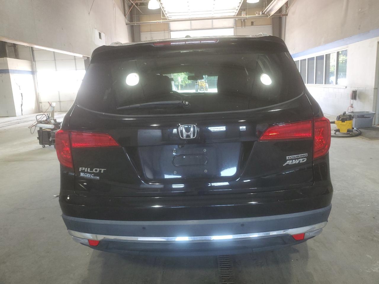 2017 HONDA PILOT