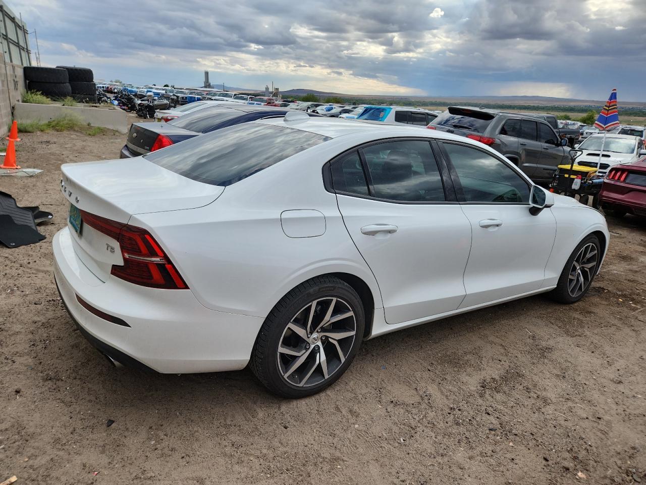2019 VOLVO S60