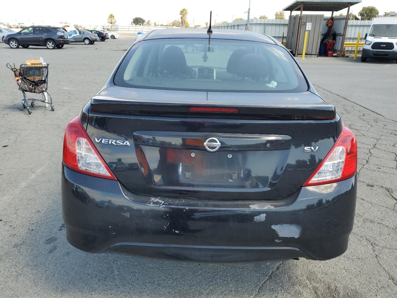 2017 NISSAN VERSA