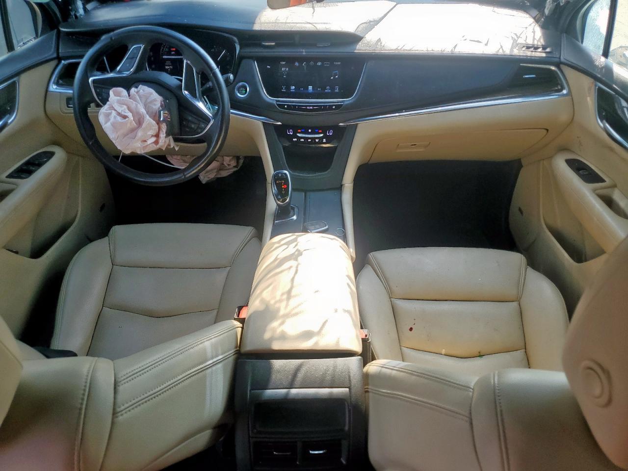 2017 CADILLAC XT5