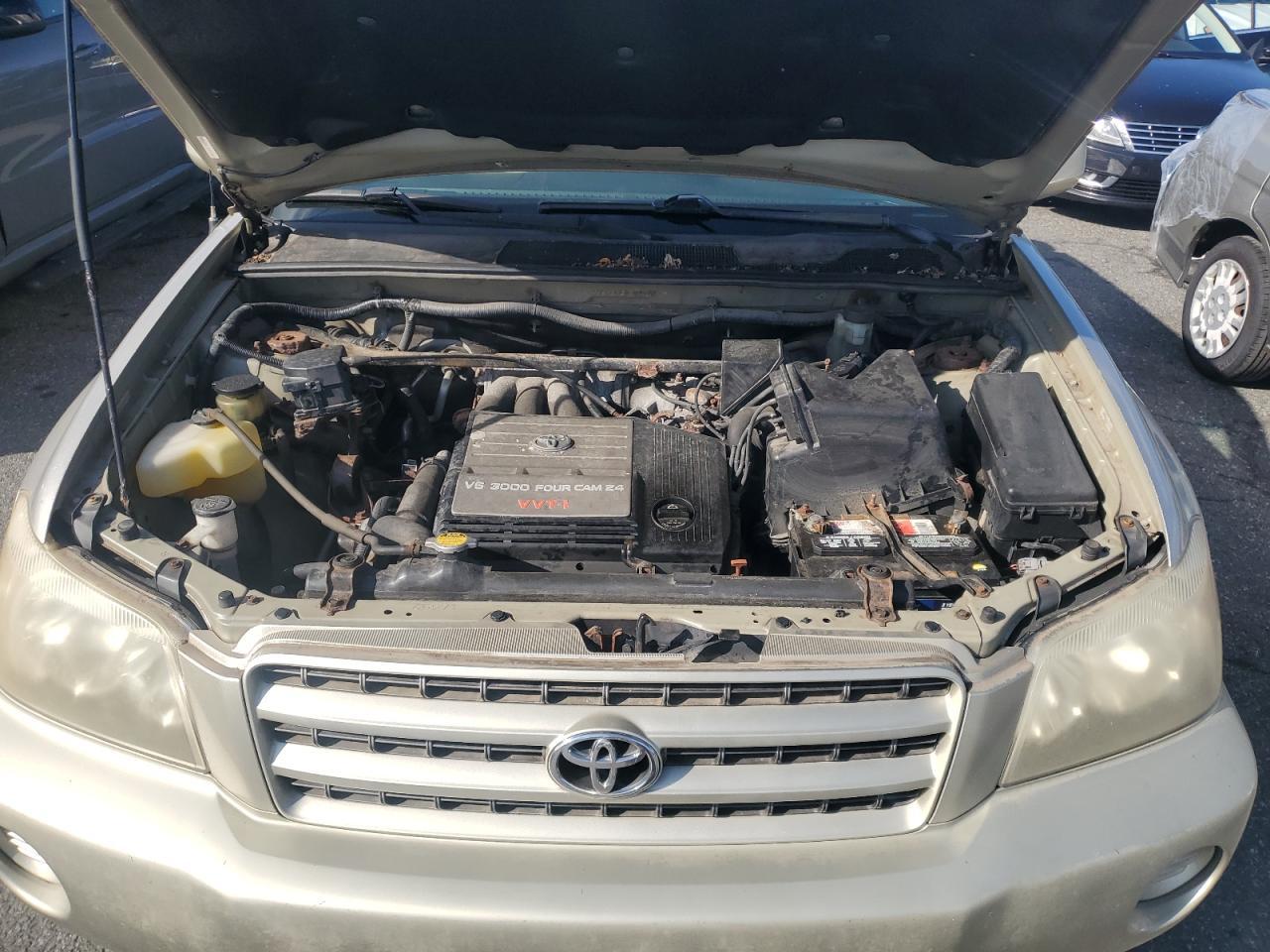 2002 TOYOTA HIGHLANDER