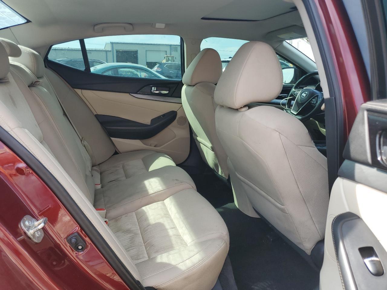 2017 NISSAN Maxima