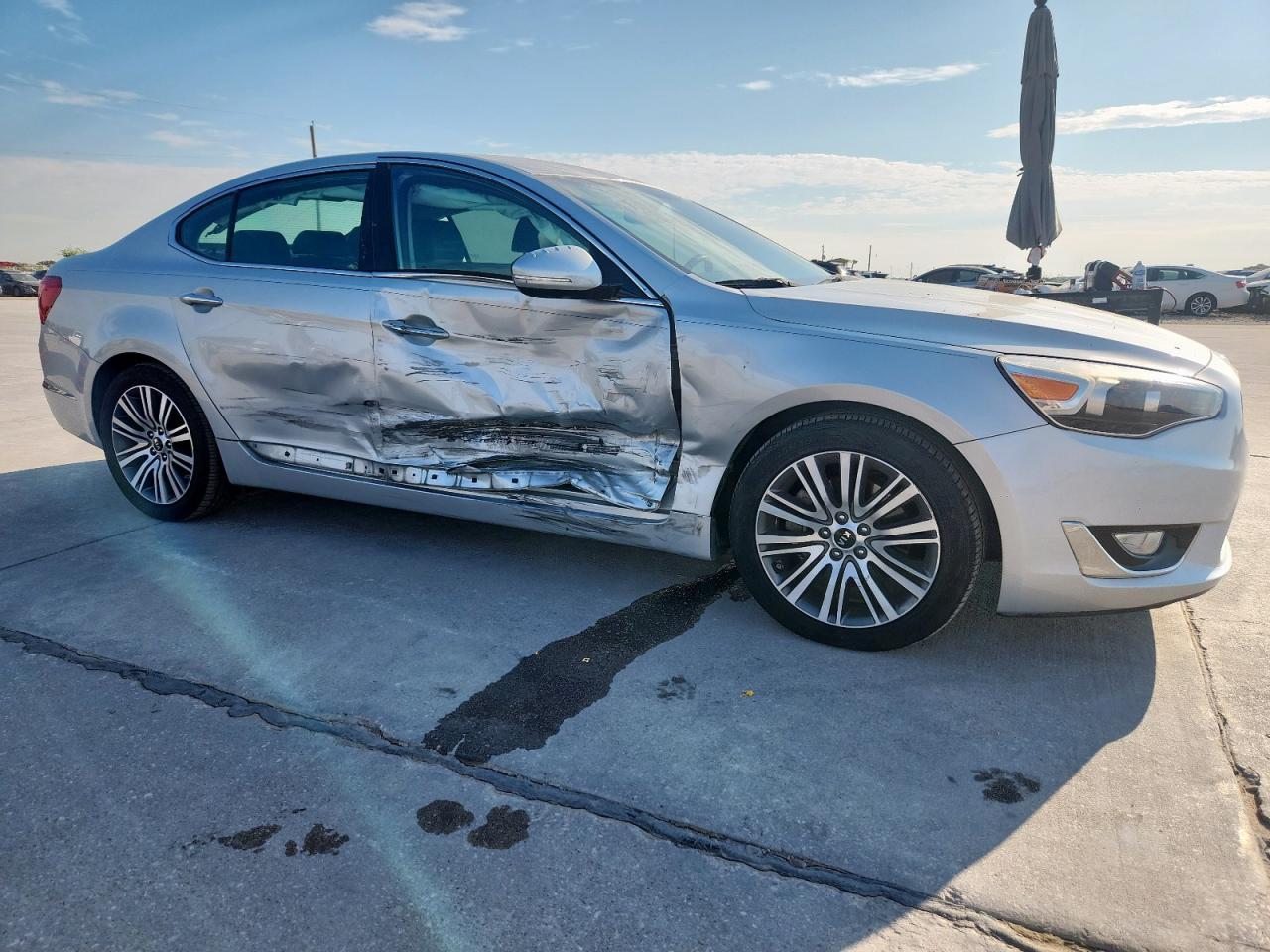 2016 KIA Cadenza
