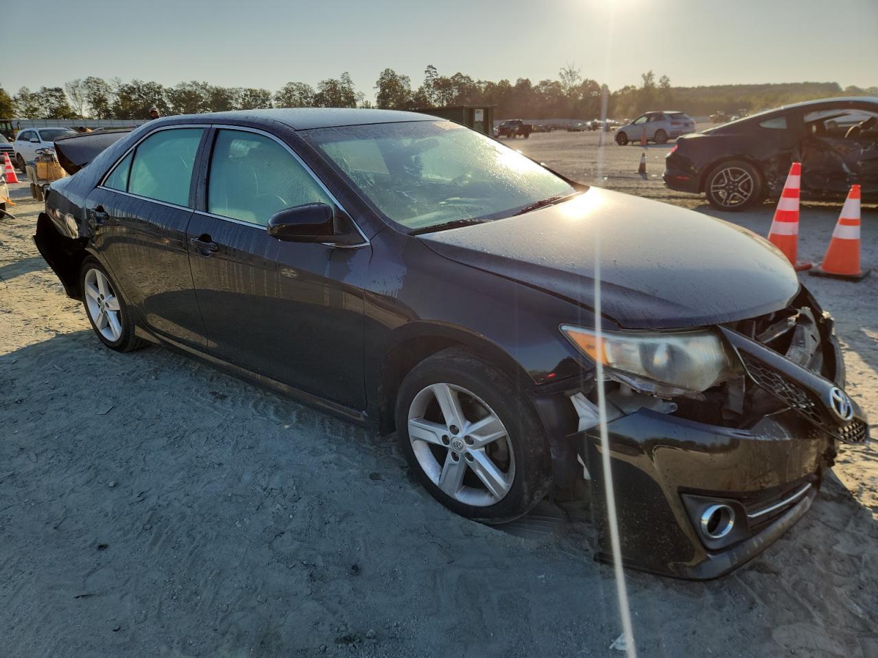2014 TOYOTA CAMRY