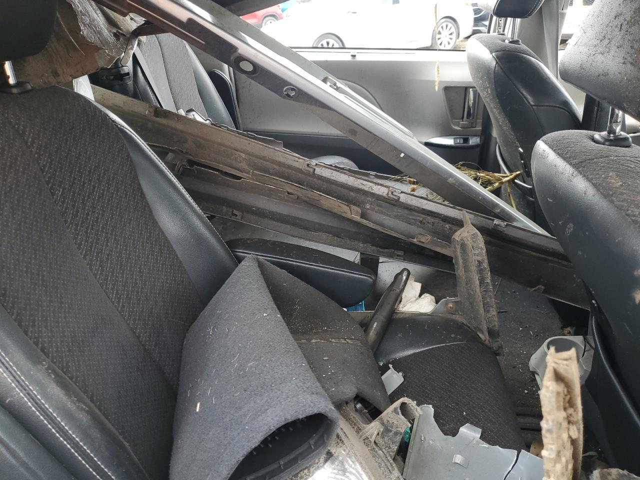 2013 TOYOTA SIENNA