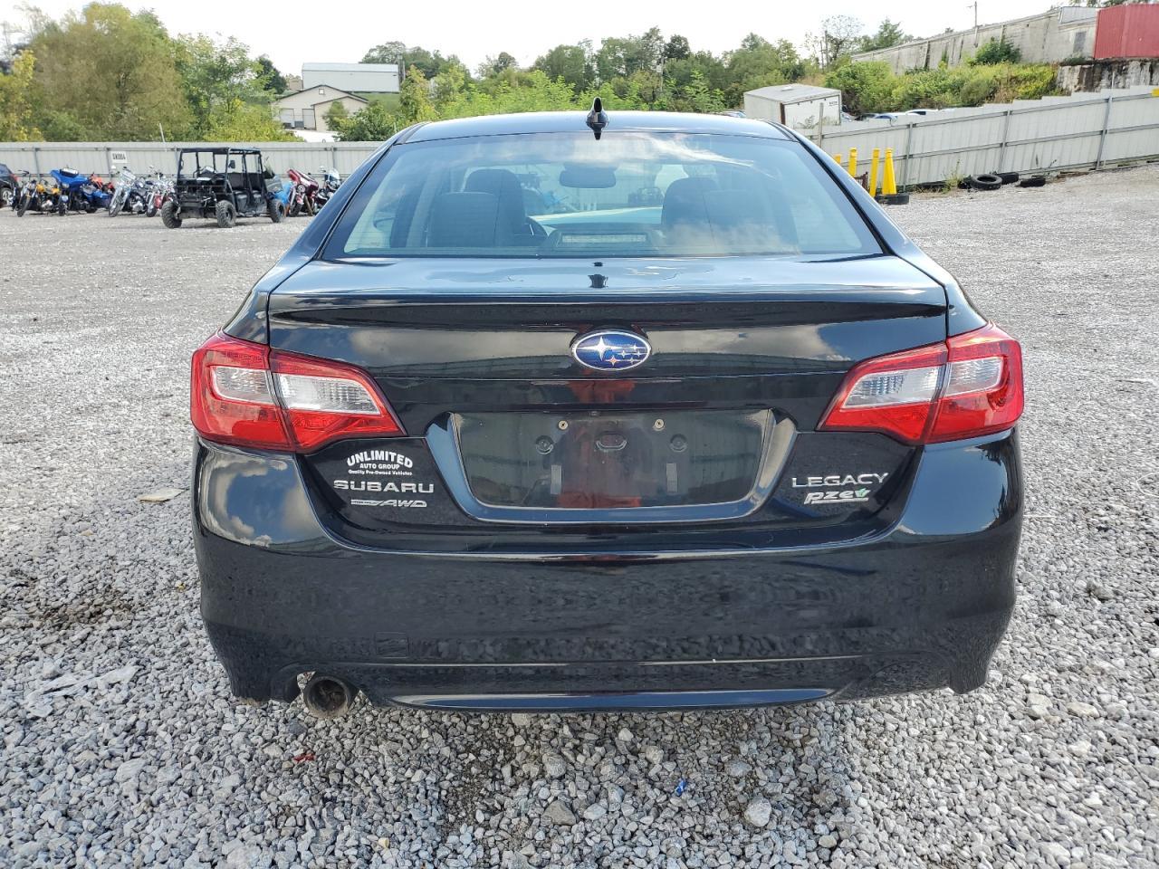 2017 SUBARU Legacy