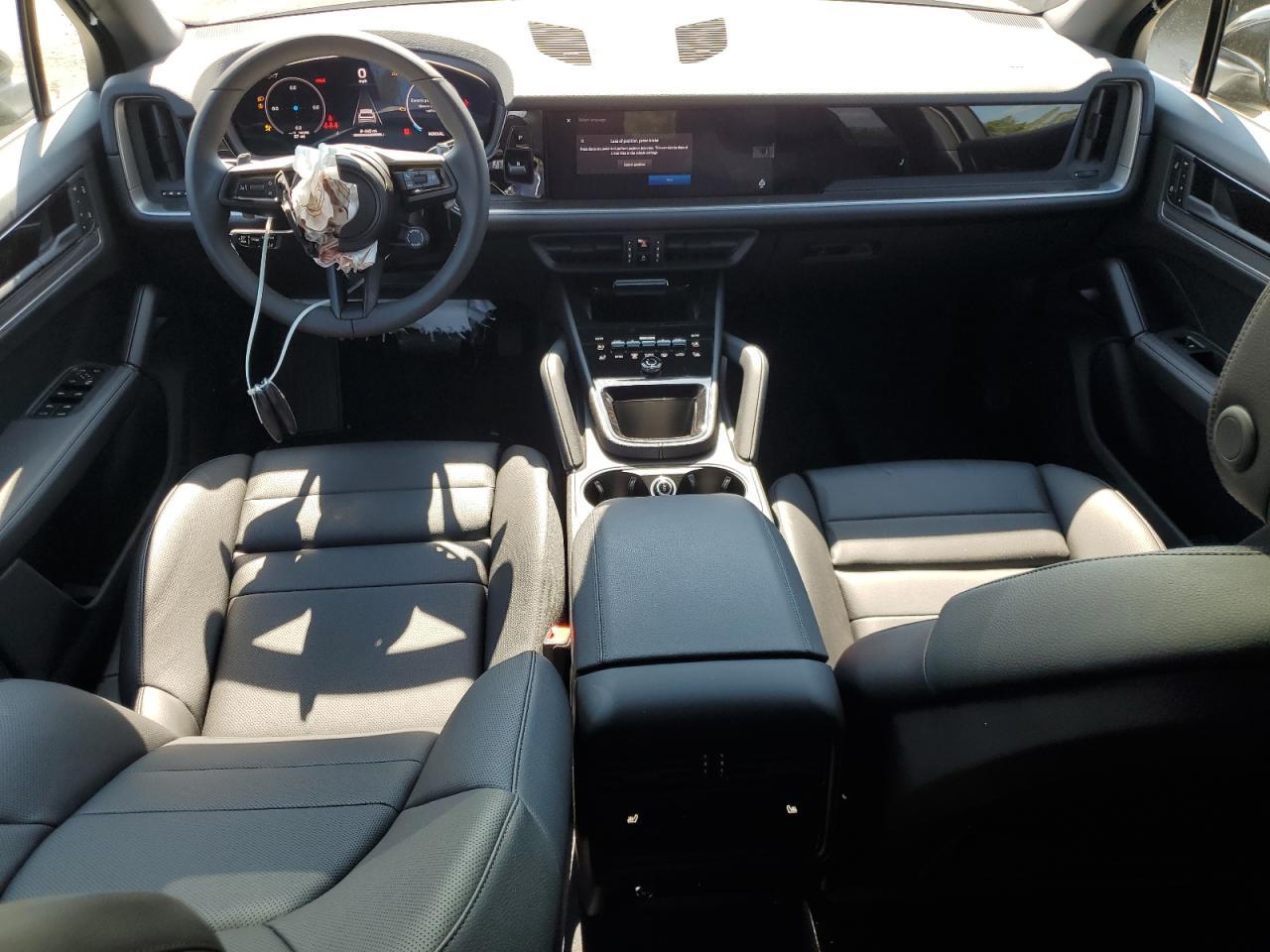 2025 PORSCHE CAYENNE