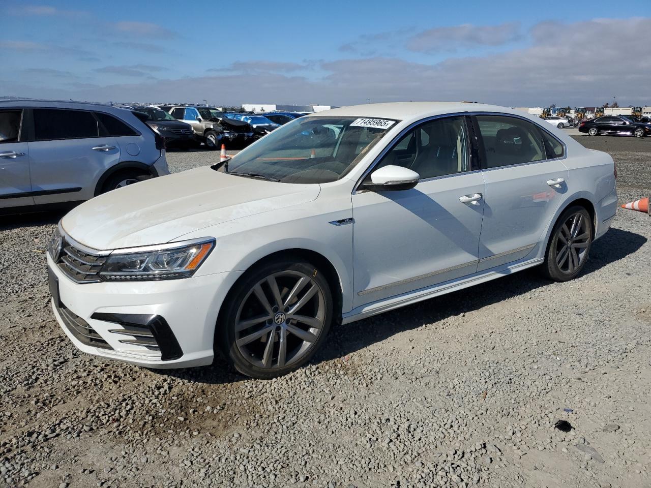 2017 VOLKSWAGEN Passat